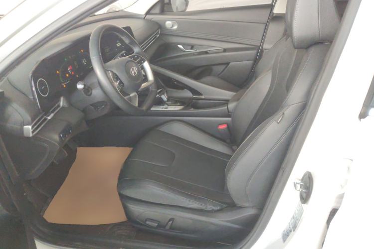 Used Hyundai Elantra 2023 1.5L CVT LUX Prestige Edition Left Front Seat