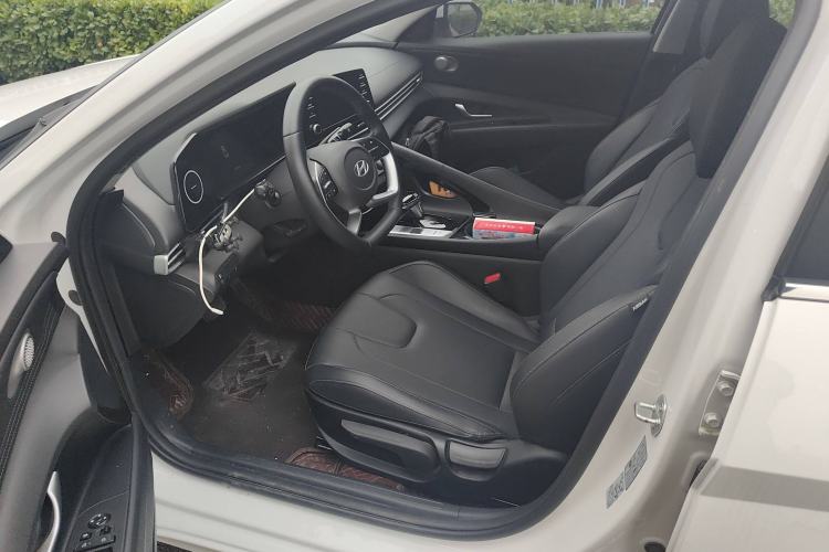 Used Hyundai Elantra 2023 1.5L CVT GLX Elite Edition Left Front Seat