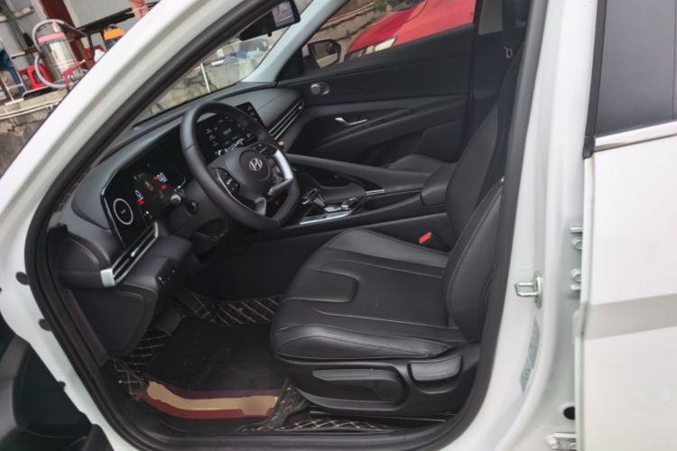 Used Hyundai Elantra 2023 1.5L CVT GLX Elite Edition Left Front Seat