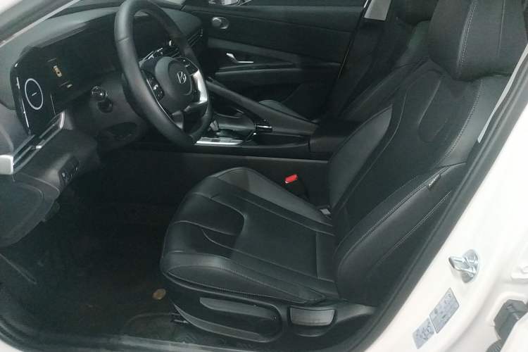 Used Hyundai Elantra 2023 1.5L CVT GLX Elite Edition Left Front Seat