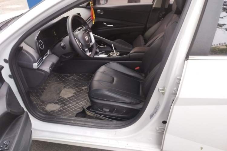 Used Hyundai Elantra 2023 1.5L CVT GLX Elite Edition Left Front Seat