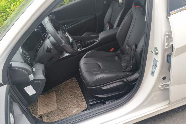 Used Hyundai Elantra 2023 1.5L CVT GLX Elite Edition Left Front Seat