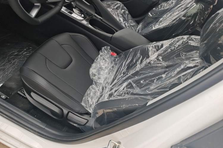 Used Hyundai Elantra 2023 1.5L CVT GLX Elite Edition Left Front Seat