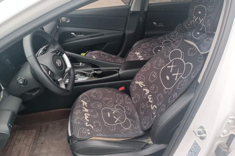Used Hyundai Elantra 2023 1.5L CVT LUX Prestige Edition Left Front Seat