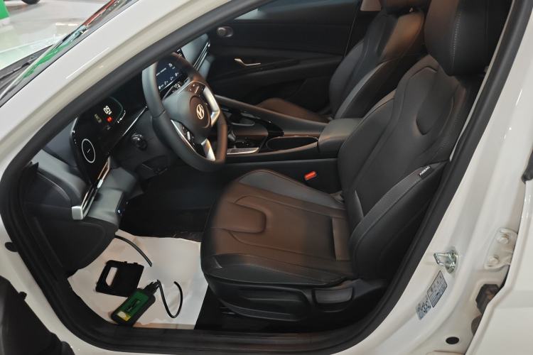 Used Hyundai Elantra 2023 1.5L CVT GLX Elite Edition Left Front Seat