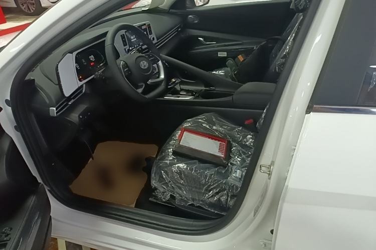 Used Hyundai Elantra 2023 1.5L CVT GLX Elite Edition Left Front Seat