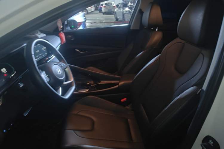 Used Hyundai Elantra 2023 1.5L CVT GLX Elite Edition Left Front Seat