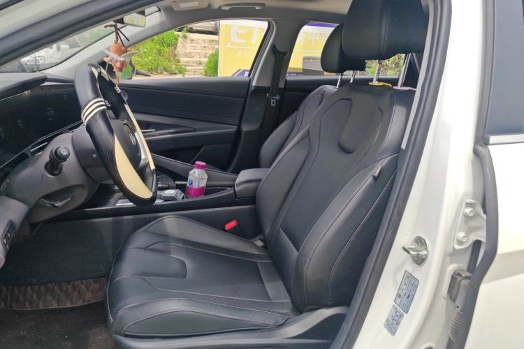 Used Hyundai Elantra 2023 1.5L CVT LUX Prestige Edition Left Front Seat