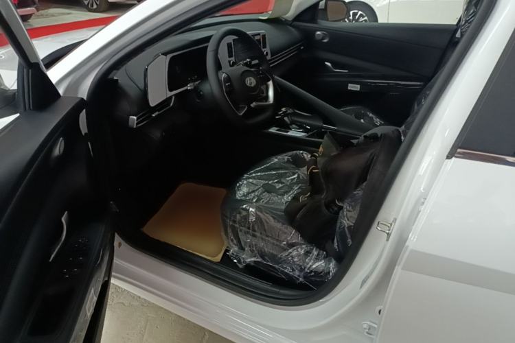 Used Hyundai Elantra 2023 1.5L CVT GLX Elite Edition Left Front Seat