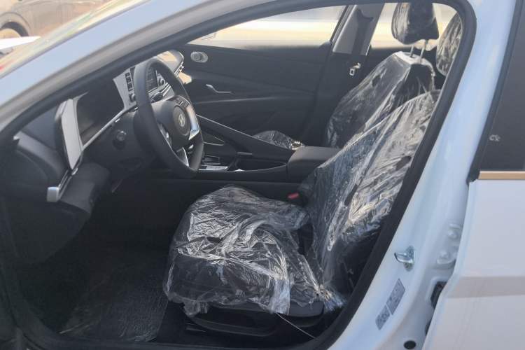 Used Hyundai Elantra 2023 1.5L CVT GLX Elite Edition Left Front Seat