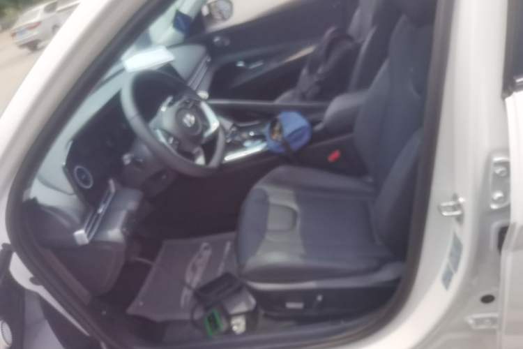 Used Hyundai Elantra 2023 1.5L CVT LUX Prestige Edition Left Front Seat