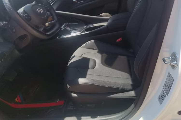 Used Hyundai Elantra 2023 1.5L CVT LUX Prestige Edition Left Front Seat