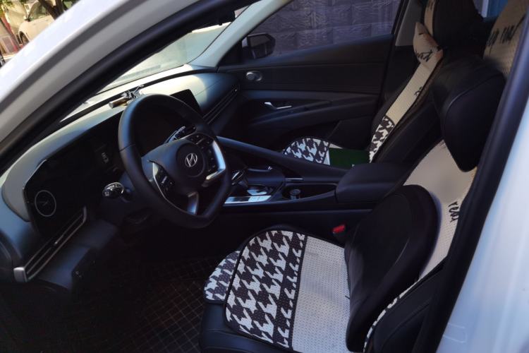 Used Hyundai Elantra 2023 1.5L CVT LUX Prestige Edition Left Front Seat