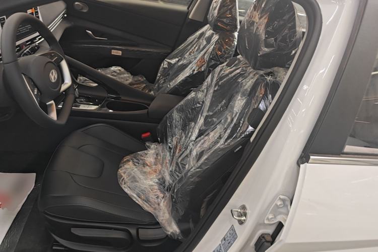 Used Hyundai Elantra 2023 1.5L CVT GLX Elite Edition Left Front Seat