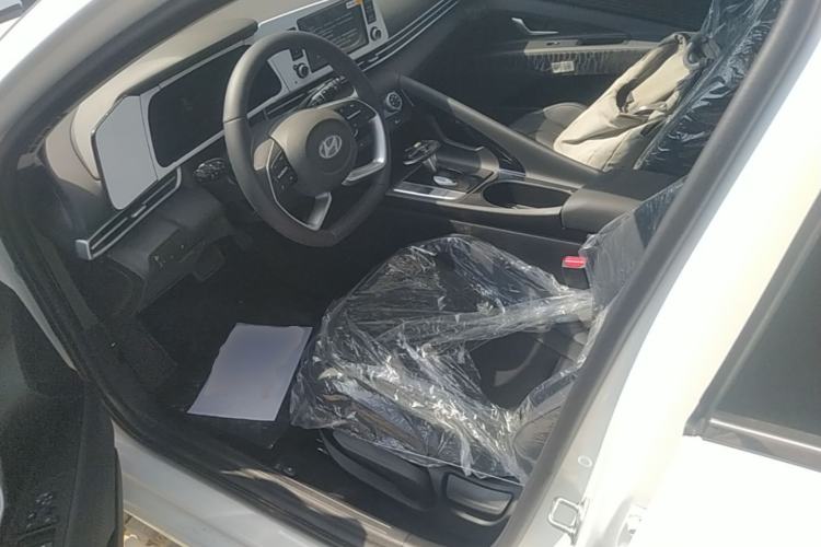 Used Hyundai Elantra 2023 1.5L CVT GLX Elite Edition Left Front Seat