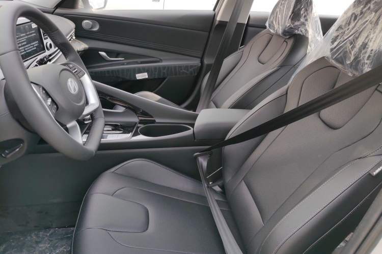Used Hyundai Elantra 2023 1.5L CVT GLX Elite Edition Left Front Seat