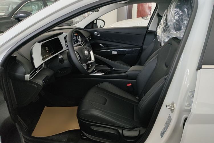Used Hyundai Elantra 2023 1.5L CVT GLX Elite Edition Left Front Seat