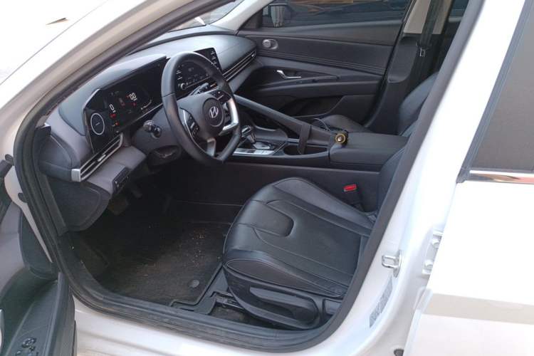 Used Hyundai Elantra 2023 1.5L CVT GLX Elite Edition Left Front Seat