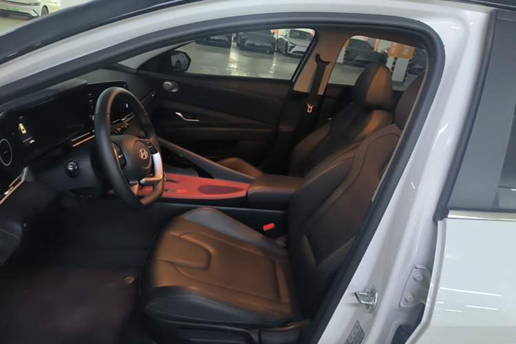 Used Hyundai Elantra 2023 1.5L CVT GLX Elite Edition Left Front Seat