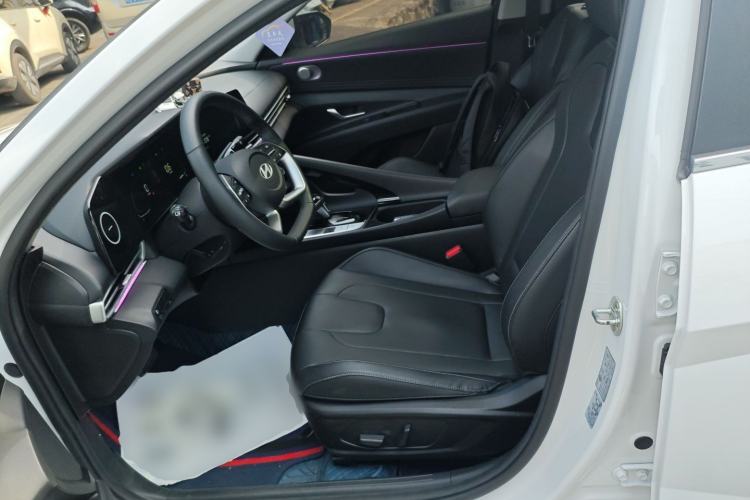 Used Hyundai Elantra 2023 1.5L CVT LUX Prestige Edition Left Front Seat