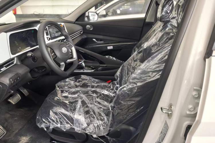 Used Hyundai Elantra 2023 1.5L CVT GLX Elite Edition Left Front Seat