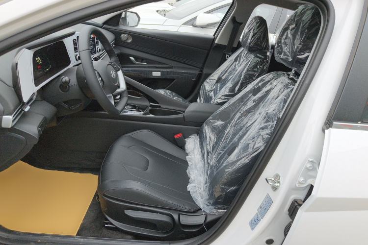 Used Hyundai Elantra 2023 1.5L CVT GLX Elite Edition Left Front Seat