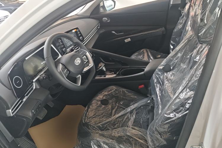 Used Hyundai Elantra 2023 1.5L CVT GLX Elite Edition Left Front Seat