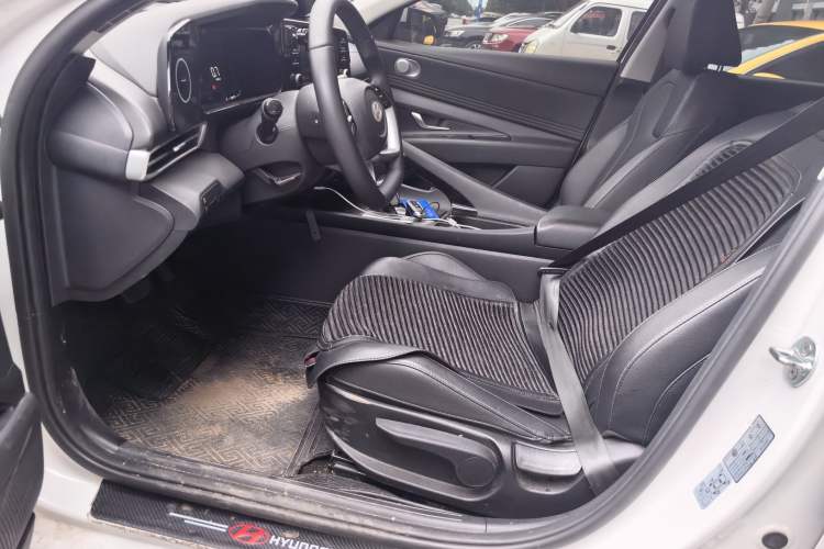 Used Hyundai Elantra 2023 1.5L CVT GLX Elite Edition Left Front Seat