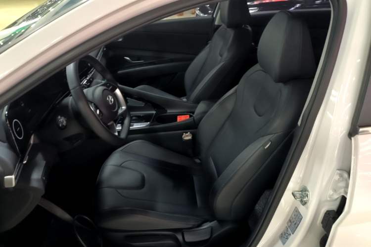 Used Hyundai Elantra 2023 1.5L CVT GLX Elite Edition Left Front Seat