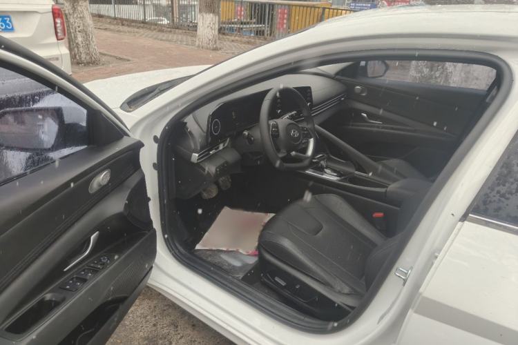 Used Hyundai Elantra 2023 1.5L CVT GLX Elite Edition Left Front Seat