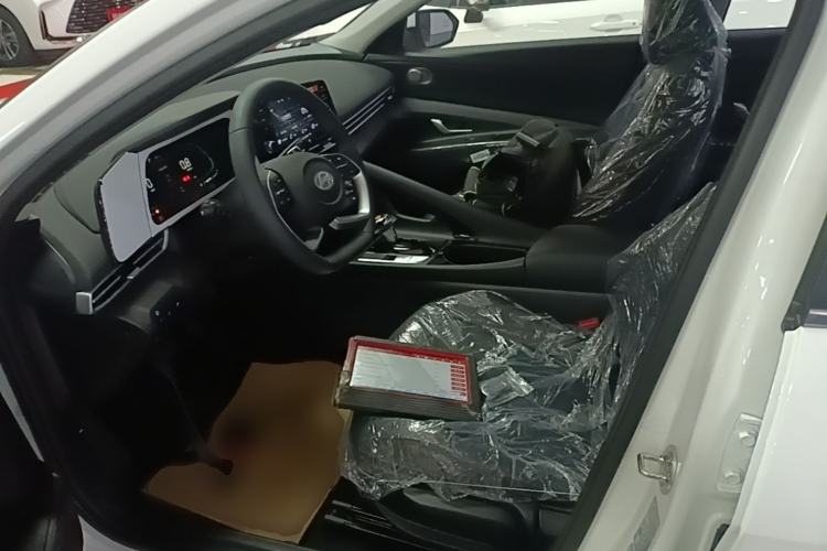 Used Hyundai Elantra 2023 1.5L CVT GLX Elite Edition Left Front Seat