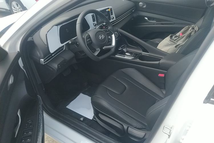 Used Hyundai Elantra 2023 1.5L CVT GLX Elite Edition Left Front Seat