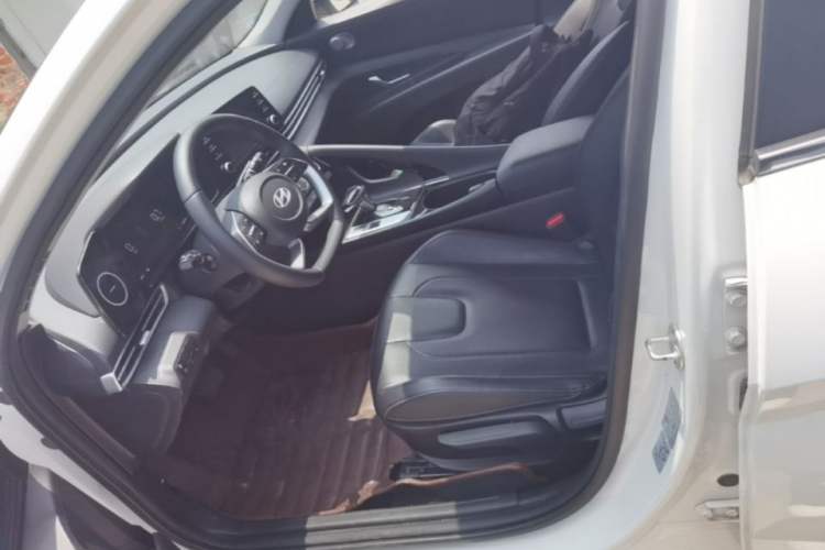 Used Hyundai Elantra 2023 1.5L CVT GLX Elite Edition Left Front Seat