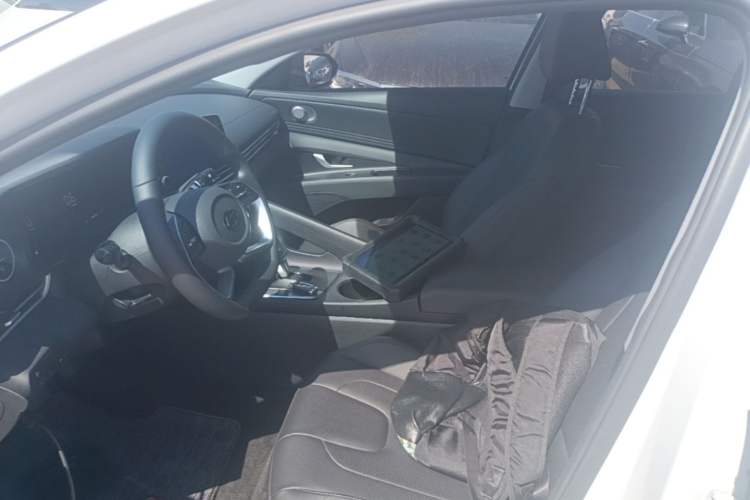 Used Hyundai Elantra 2023 1.5L CVT GLX Elite Edition Left Front Seat