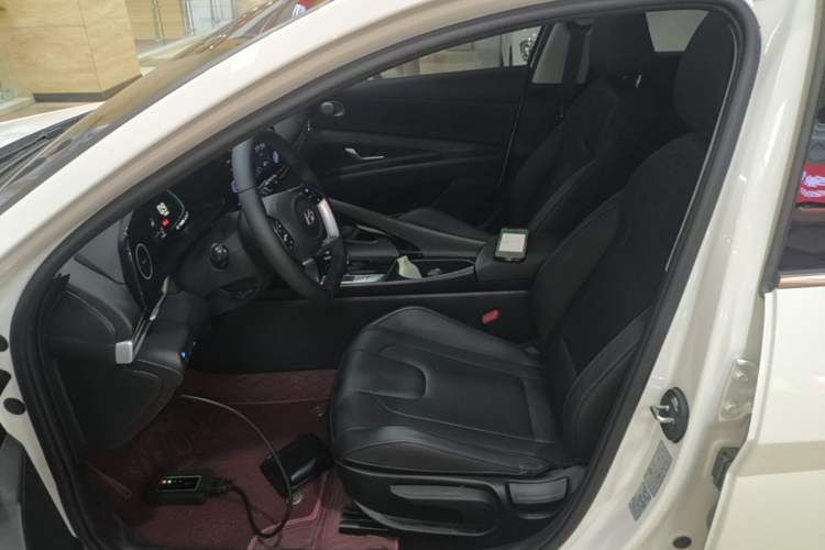 Used Hyundai Elantra 2023 1.5L CVT GLX Elite Edition Left Front Seat