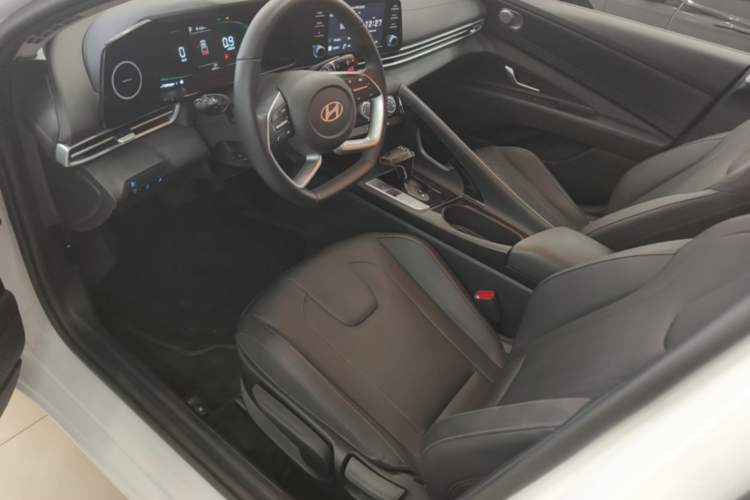 Used Hyundai Elantra 2023 1.5L CVT GLX Elite Edition Left Front Seat