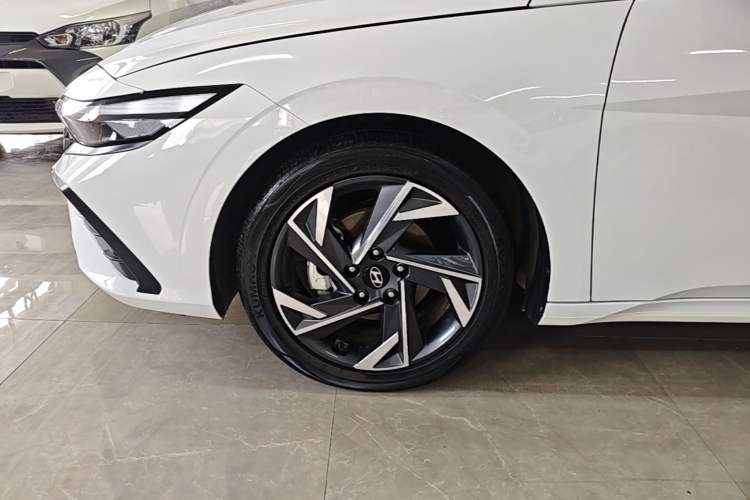 Used Hyundai Elantra 2023 1.5L CVT GLX Elite Edition Left Front Wheel Hub
