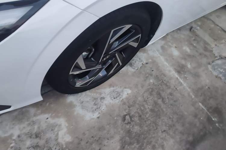 Used Hyundai Elantra 2023 1.5L CVT GLX Elite Edition Left Front Wheel Hub