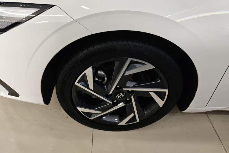 Used Hyundai Elantra 2023 1.5L CVT GLX Elite Edition Left Front Wheel Hub