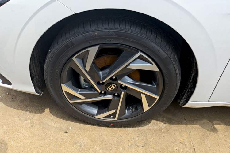 Used Hyundai Elantra 2023 1.5L CVT GLX Elite Edition Left Front Wheel Hub