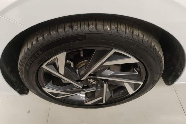 Used Hyundai Elantra 2023 1.5L CVT GLX Elite Edition Left Front Wheel Hub