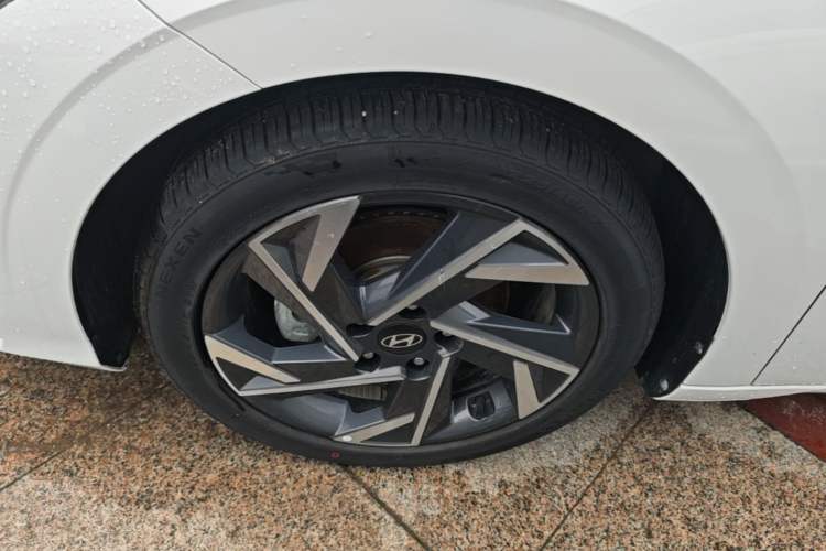 Used Hyundai Elantra 2023 1.5L CVT GLX Elite Edition Left Front Wheel Hub
