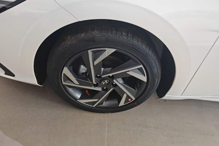 Used Hyundai Elantra 2023 1.5L CVT GLX Elite Edition Left Front Wheel Hub