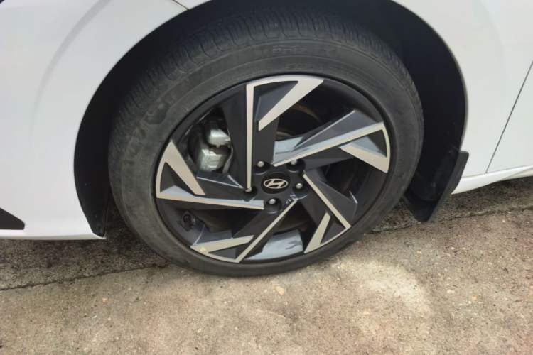 Used Hyundai Elantra 2023 1.5L CVT GLX Elite Edition Left Front Wheel Hub