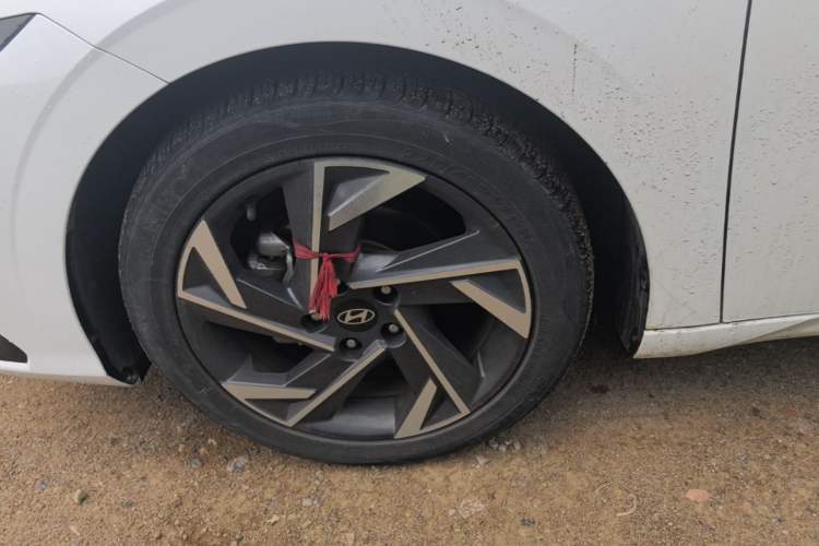 Used Hyundai Elantra 2023 1.5L CVT GLX Elite Edition Left Front Wheel Hub