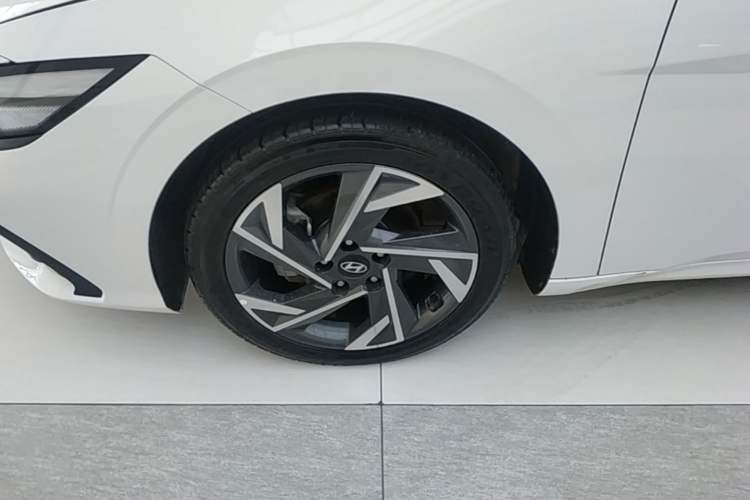 Used Hyundai Elantra 2023 1.5L CVT GLX Elite Edition Left Front Wheel Hub