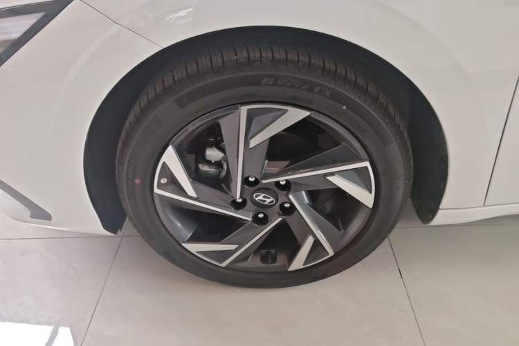 Used Hyundai Elantra 2023 1.5L CVT GLX Elite Edition Left Front Wheel Hub