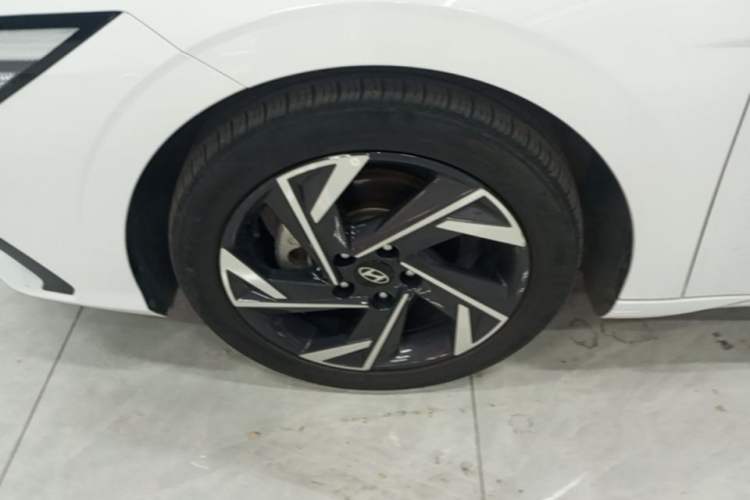 Used Hyundai Elantra 2023 1.5L CVT LUX Prestige Edition Left Front Wheel Hub