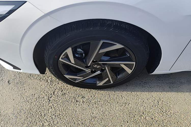 Used Hyundai Elantra 2023 1.5L CVT GLX Elite Edition Left Front Wheel Hub