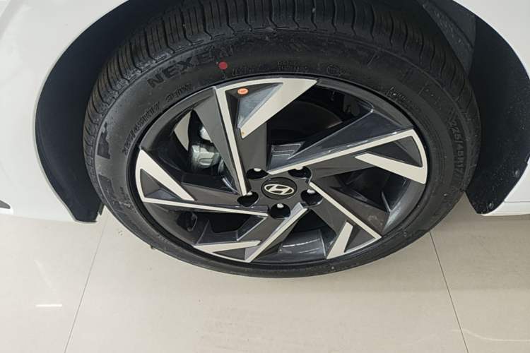 Used Hyundai Elantra 2023 1.5L CVT GLX Elite Edition Left Front Wheel Hub